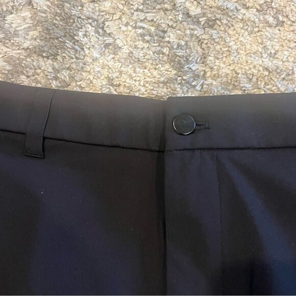 Men's Lululemon Commission Short Relaxed *Warpstreme 11"
Black size 40 - Picture 8 of 13